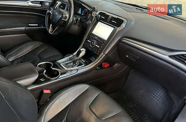 Седан Ford Fusion 2015 в 