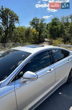 Седан Ford Fusion 2016 в Широком