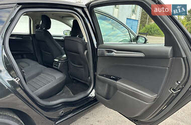 Седан Ford Fusion 2013 в 