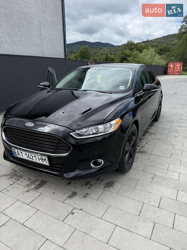 Седан Ford Fusion 2016 в 