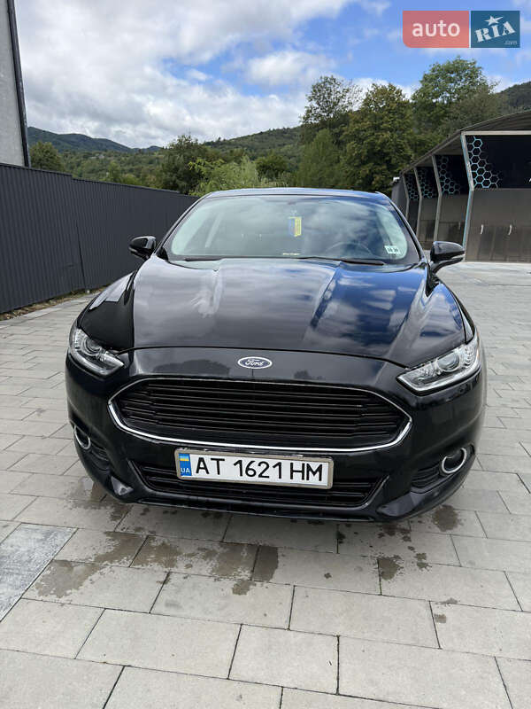Седан Ford Fusion 2016 в Яремче