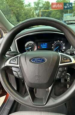 Седан Ford Fusion 2014 в 