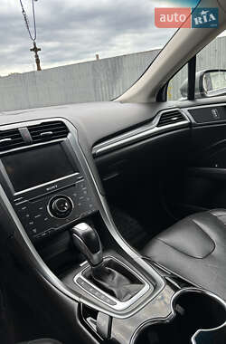 Седан Ford Fusion 2014 в 