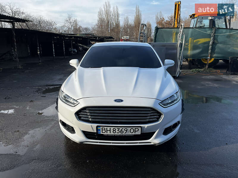Седан Ford Fusion 2014 в 