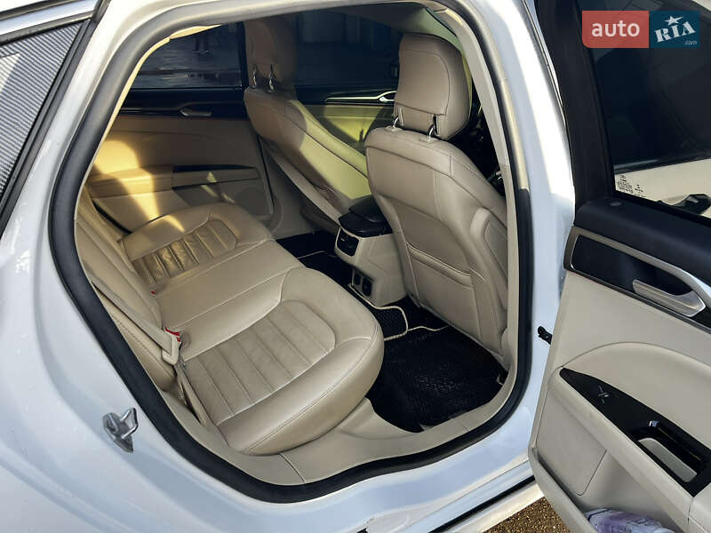 Седан Ford Fusion 2014 в Одесі