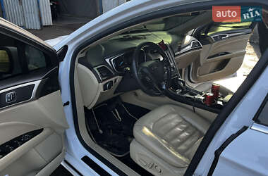Седан Ford Fusion 2014 в 