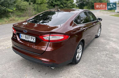Седан Ford Fusion 2015 в 