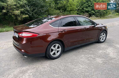 Седан Ford Fusion 2015 в 