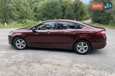 Седан Ford Fusion 2015 в 