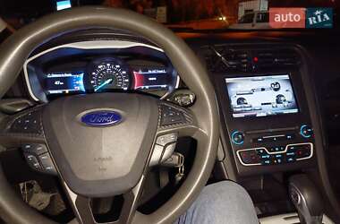 Седан Ford Fusion 2015 в 