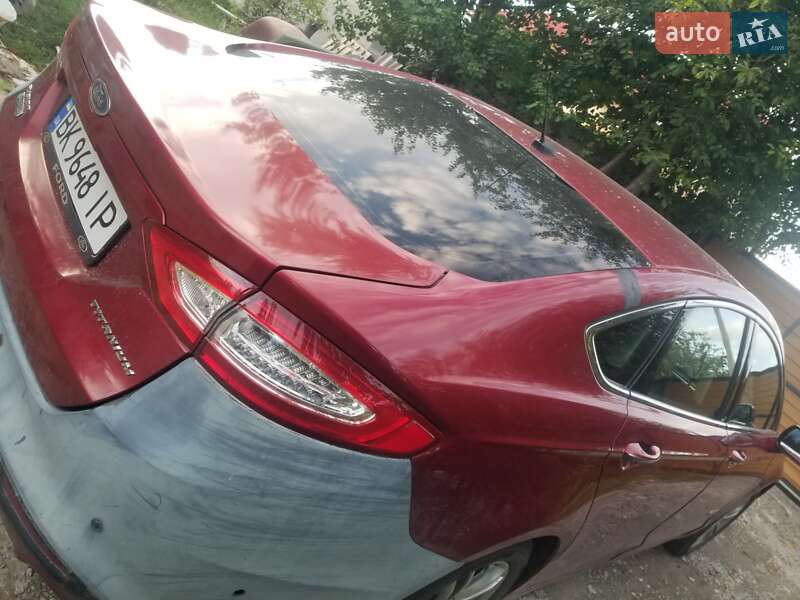Седан Ford Fusion 2016 в Ровно