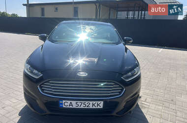 Седан Ford Fusion 2016 в 