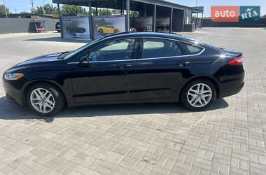 Седан Ford Fusion 2016 в 