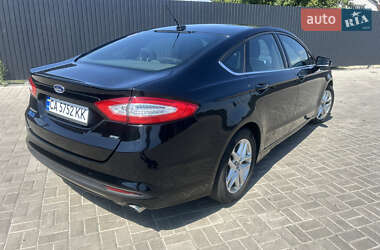 Седан Ford Fusion 2016 в 