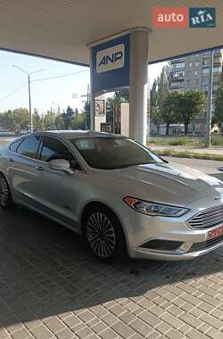 Седан Ford Fusion 2017 в 