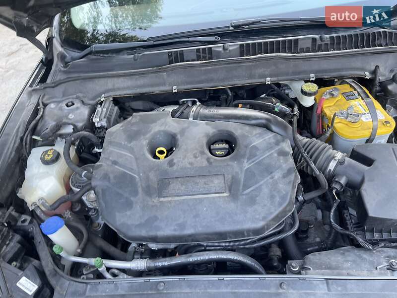 Седан Ford Fusion 2016 в Кам'янському