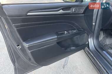 Седан Ford Fusion 2016 в 