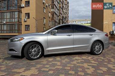 Седан Ford Fusion 2014 в 