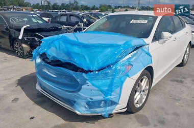 Седан Ford Fusion 2016 в 