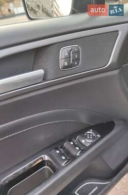 Седан Ford Fusion 2013 в 