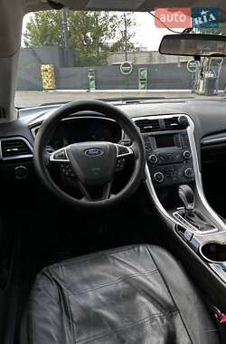 Седан Ford Fusion 2015 в 