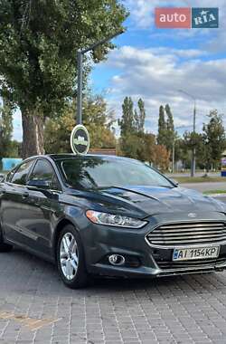 Седан Ford Fusion 2015 в 