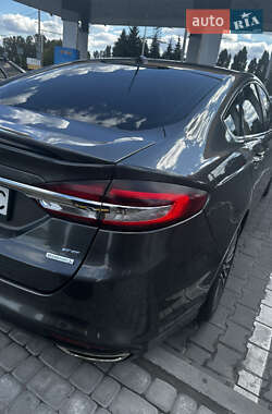 Седан Ford Fusion 2016 в 