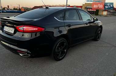 Седан Ford Fusion 2015 в 