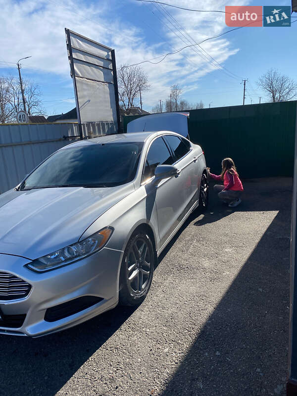 Седан Ford Fusion 2015 в Києві