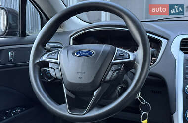 Седан Ford Fusion 2014 в 