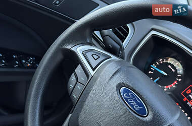 Седан Ford Fusion 2014 в 