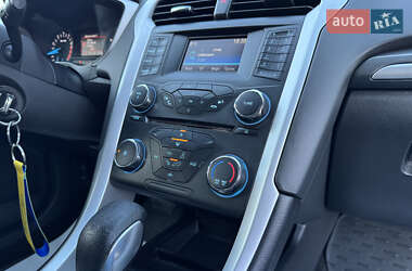 Седан Ford Fusion 2014 в 