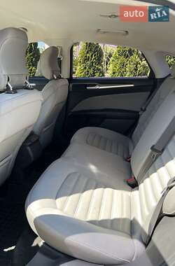 Седан Ford Fusion 2013 в 