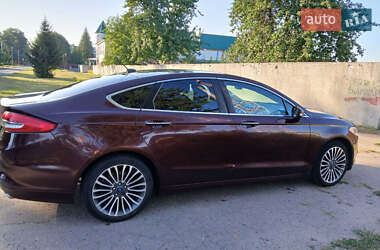 Седан Ford Fusion 2016 в 