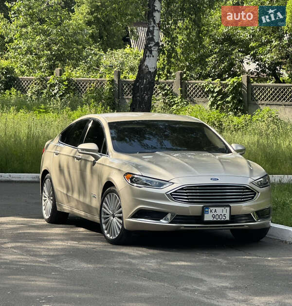 Седан Ford Fusion 2017 в 