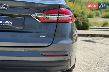 Седан Ford Fusion 2019 в 