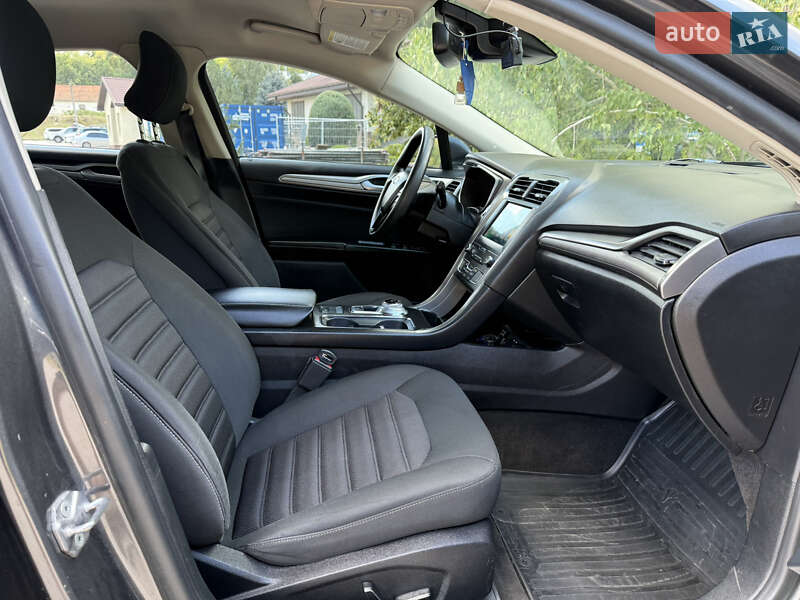 Седан Ford Fusion 2019 в Днепре