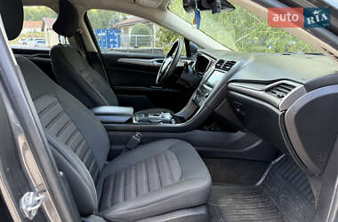 Седан Ford Fusion 2019 в 