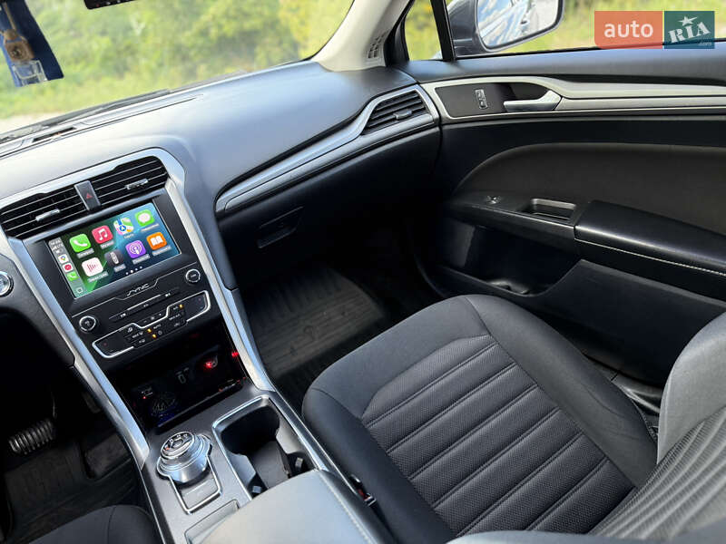 Седан Ford Fusion 2019 в Днепре