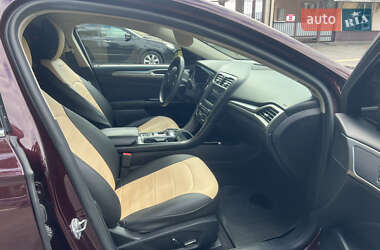 Седан Ford Fusion 2016 в 
