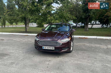 Седан Ford Fusion 2016 в 
