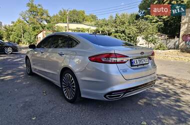 Седан Ford Fusion 2018 в 