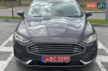 Седан Ford Fusion 2019 в 
