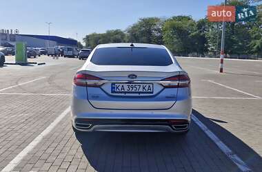 Седан Ford Fusion 2018 в 