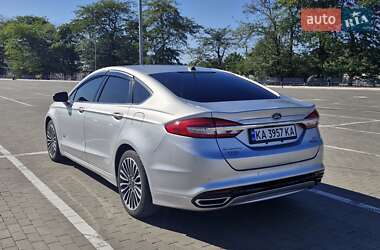 Седан Ford Fusion 2018 в 
