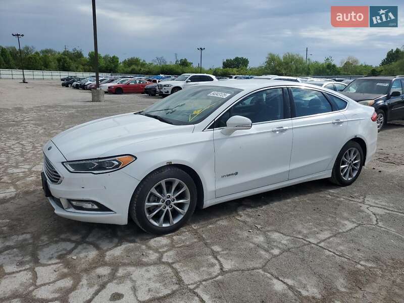 Седан Ford Fusion 2017 в 