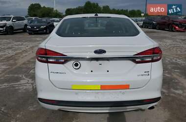 Седан Ford Fusion 2017 в 
