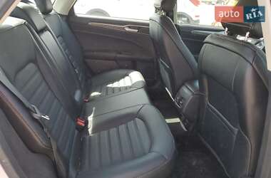 Седан Ford Fusion 2017 в 