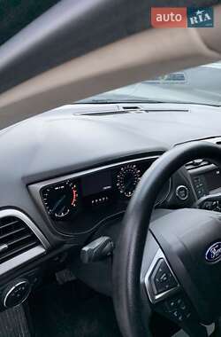 Седан Ford Fusion 2016 в 