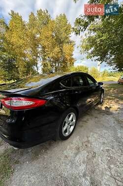 Седан Ford Fusion 2016 в 